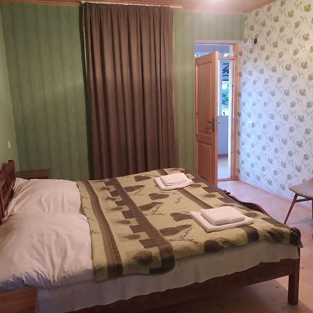 Guest House Nene Mestia Eksteriør bilde