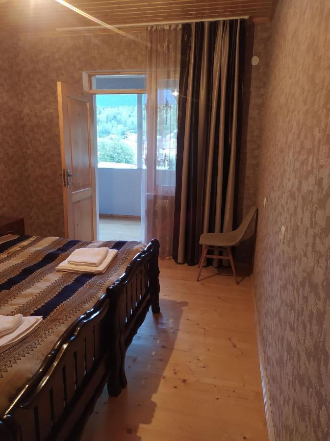 Guest House Nene Mestia Eksteriør bilde