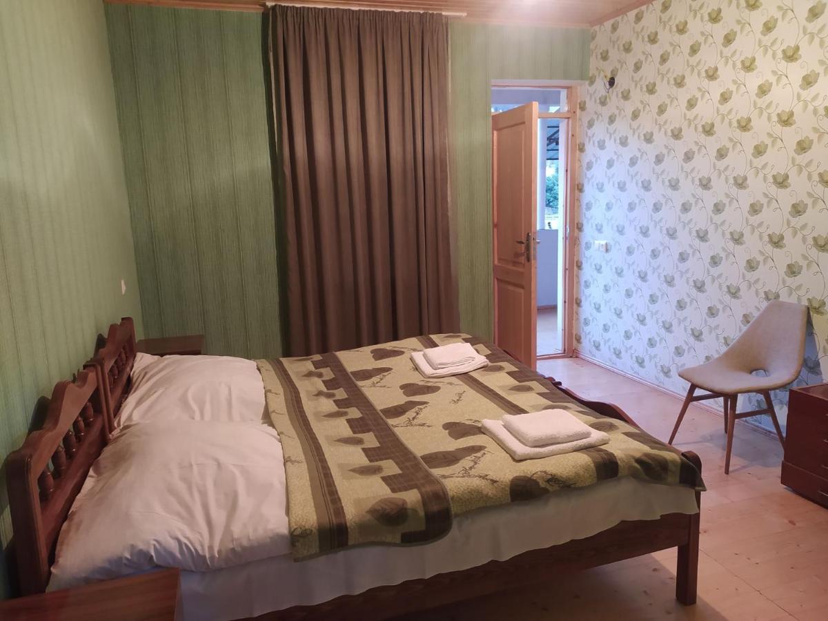 Guest House Nene Mestia Eksteriør bilde